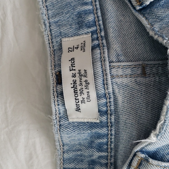 NWOT Abercrombie 90s Straight Ultra High Rise Jeans - Picture 4 of 8
